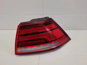 Volkswagen Golf VII Lampa Tylna Prawa OE 5G0945096