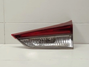 Toyota Auris Lampa Tylna Prawa OE 22059343